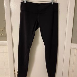 Lululemon Black Mid-Rise Wunder Under Leggings